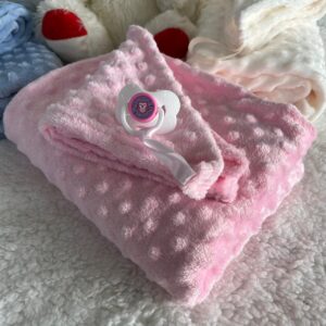 Kit Com 1 Manta + 1 Naninha Pipoquinha Rosa Bebe Com Prendedor de Chupeta Super Macia Não Acompanha Chupeta